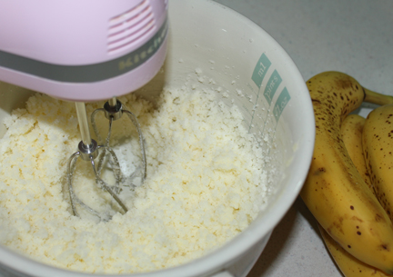 Blend butter and sugar until light and fluffy.
