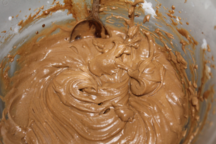 If you like root beer, the smell of the frosting will make your mouth water in anxious anticipation.